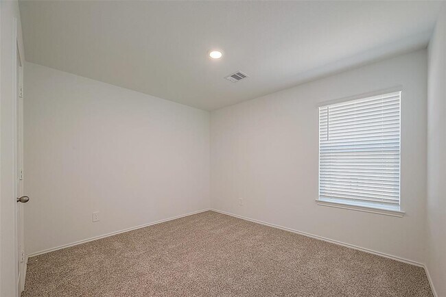 Building Photo - 5734 Avalon Woods Dr