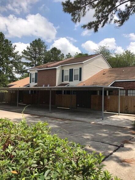 Building Photo - 2246 Cedar Way