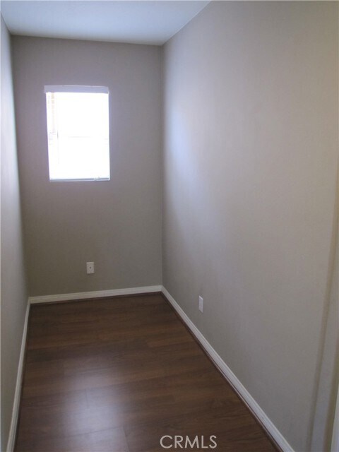 Building Photo - 5661 Knollside Way