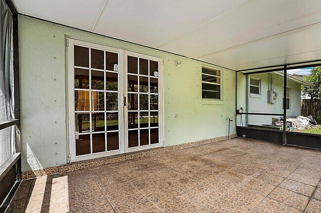 Building Photo - 2346 Caroma Ln