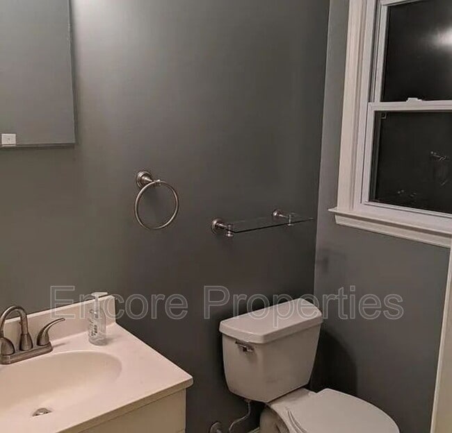 Building Photo - 814 Pamlico Dr