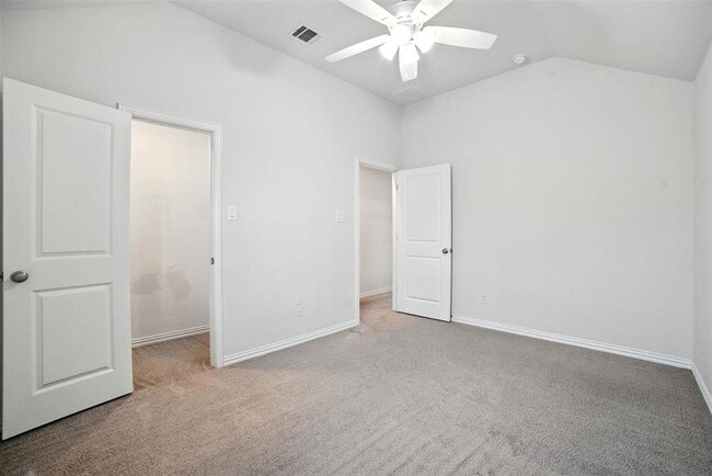 Building Photo - 3054 Columbus Loop