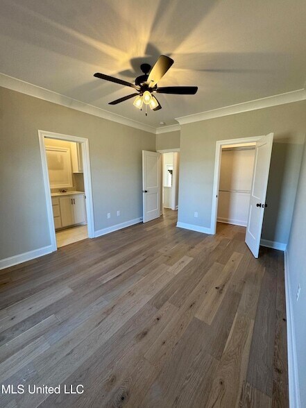 Building Photo - 115 Southern Oak Wy