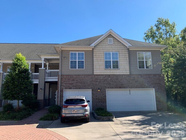 Building Photo - 9033 Rosalyn Glen Rd