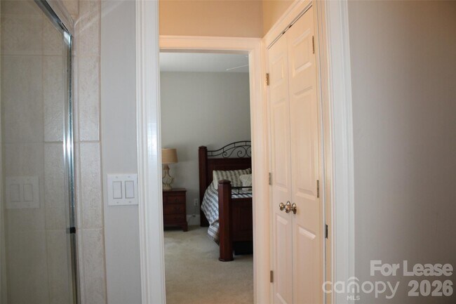 Building Photo - 17404 Summer Pl Dr