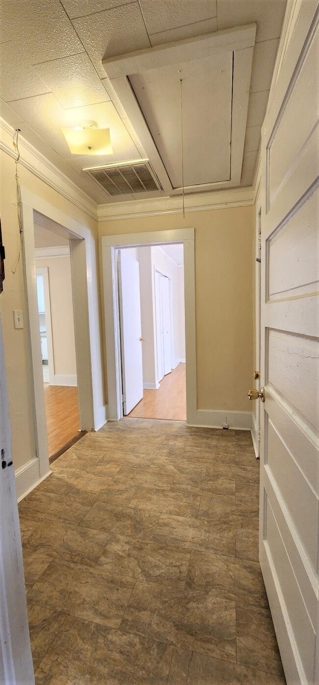 Building Photo - 413 N Magnolia St