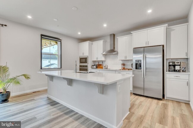Building Photo - 41530 Fairwood Ct