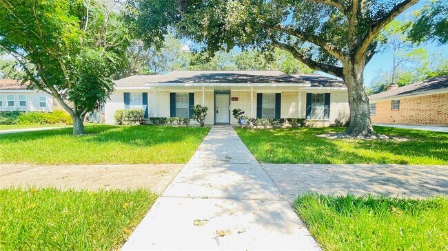Building Photo - 15819 Fathom Ln