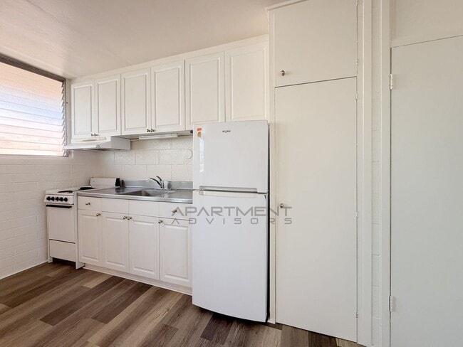 Building Photo - 1408 Liliha St