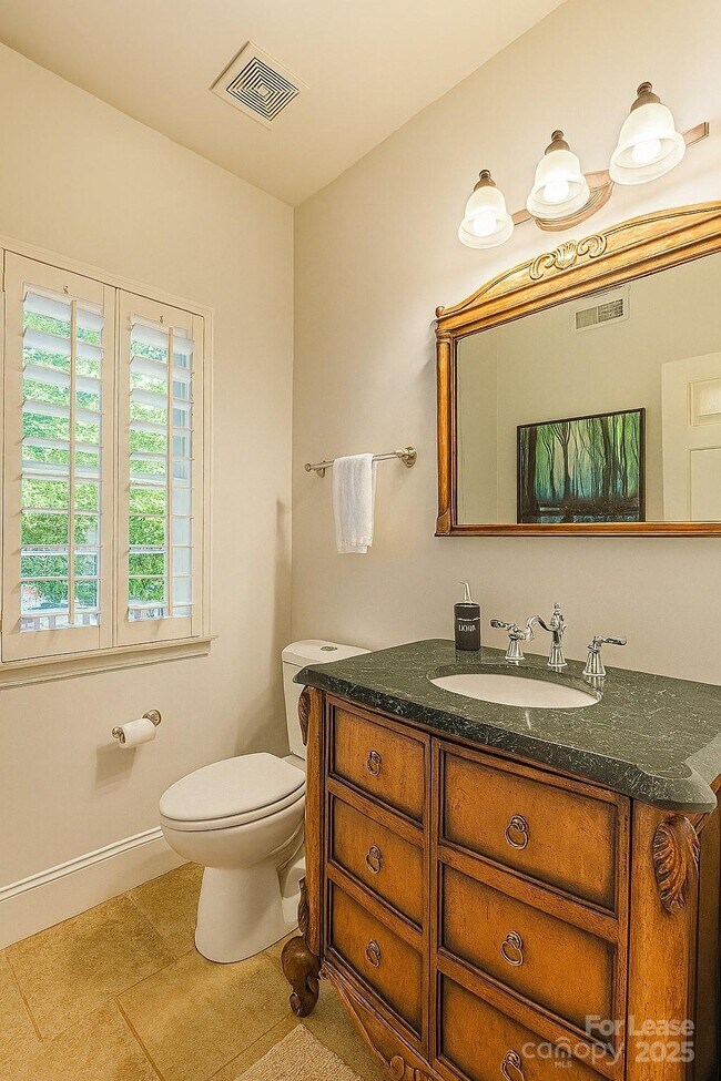 Building Photo - 3115 High Ridge Rd