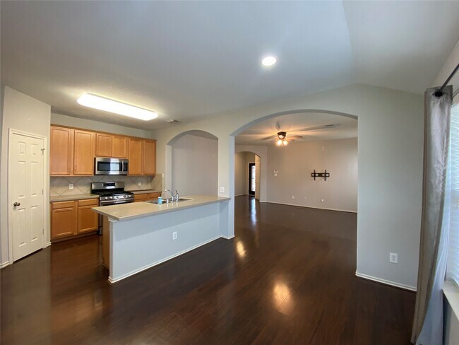 Building Photo - 6323 Bennington Springs Dr