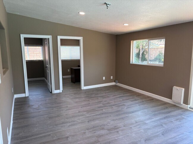 Building Photo - Spectacular-Remodeled 4-Bedroom Home with Pool, Spa, + 600 sqft Bonus Space in lovely Sylmar neig...