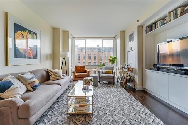 Building Photo - 1100 Maxwell Ln