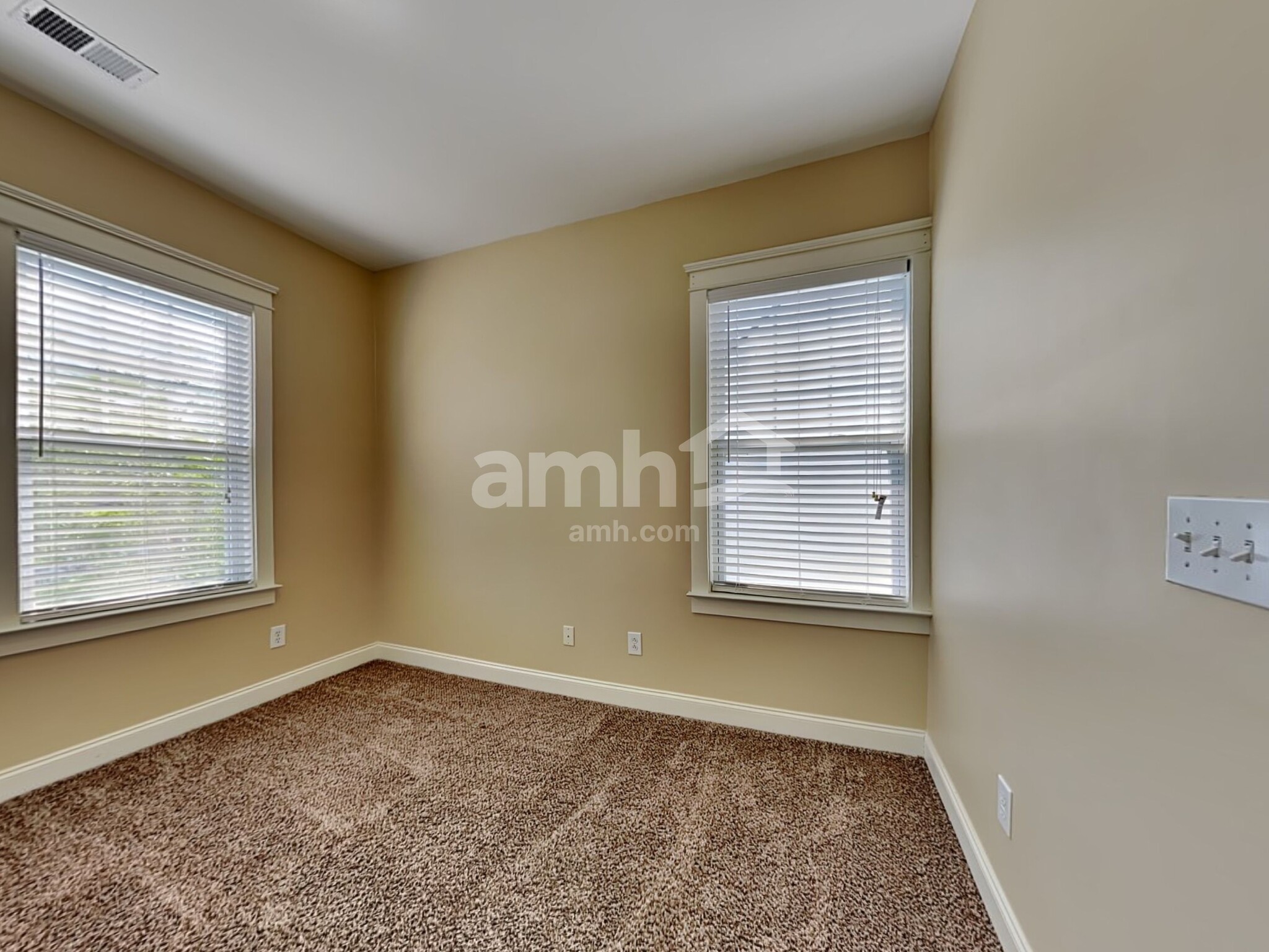 Building Photo - 408 Hydrangea St
