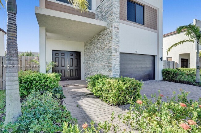 Building Photo - 268 NE 210th Way
