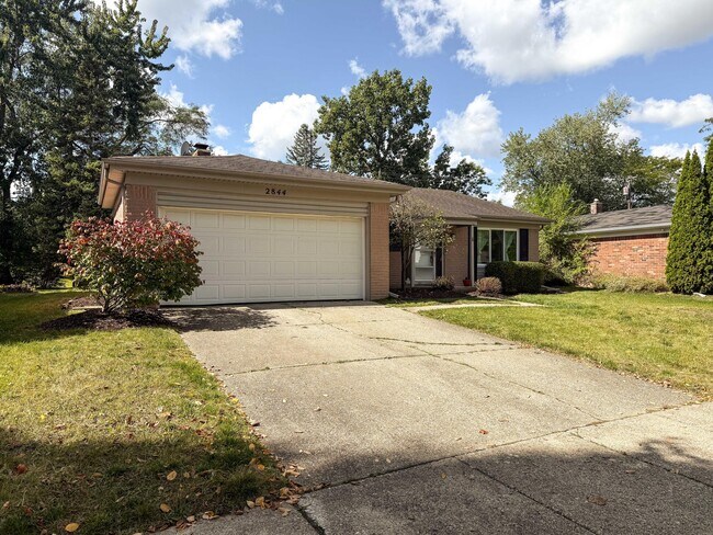 Primary Photo - 2844 Renfrew St