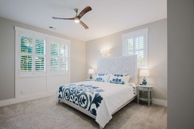 Building Photo - Stunning Custom Home in Palmetto Bluff