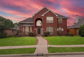 Building Photo - 2808 Barksdale Dr