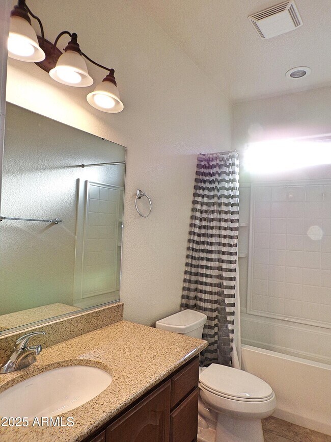 Building Photo - 4246 Kings Canyon Way