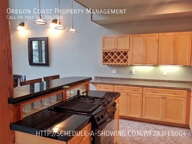 Building Photo - 3360 NW Oceanview Dr