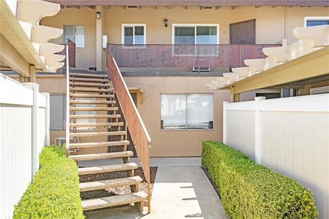 Primary Photo - 650 Mariposa St