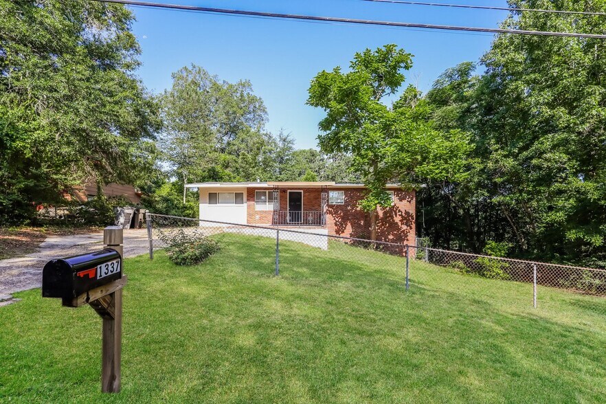 Building Photo - 1337 Sturkie Ave