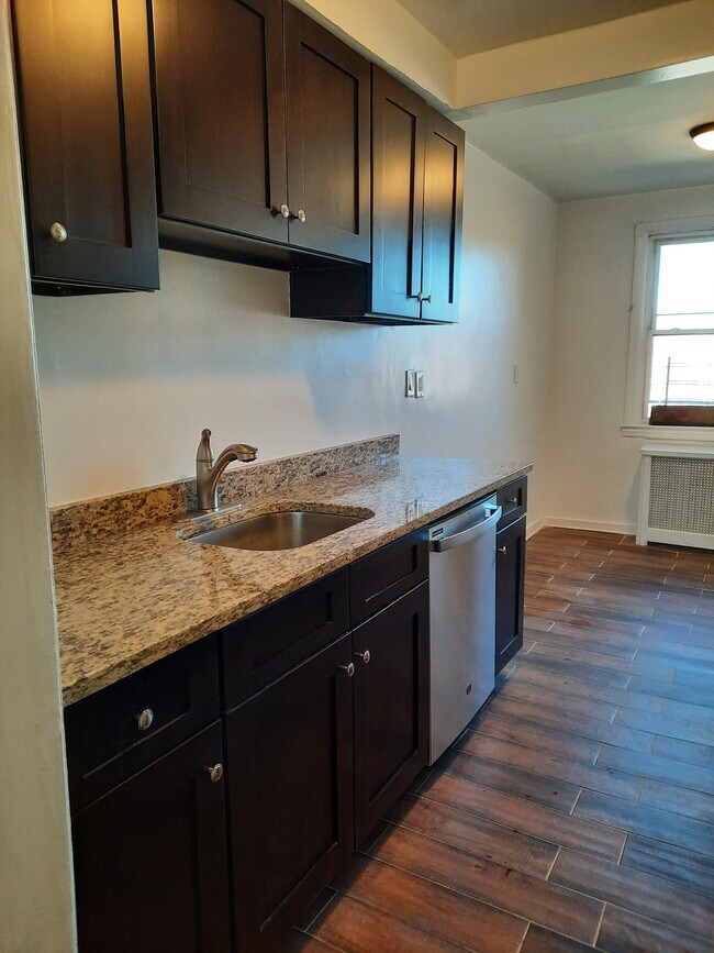 Kitchen Dishwasher - 21421 47th Ave