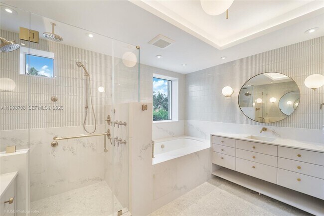 Building Photo - 737 Crandon Blvd