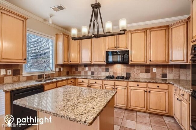 Building Photo - 4 br, 2.5 bath House - 142 Piedmont Ln UNIT