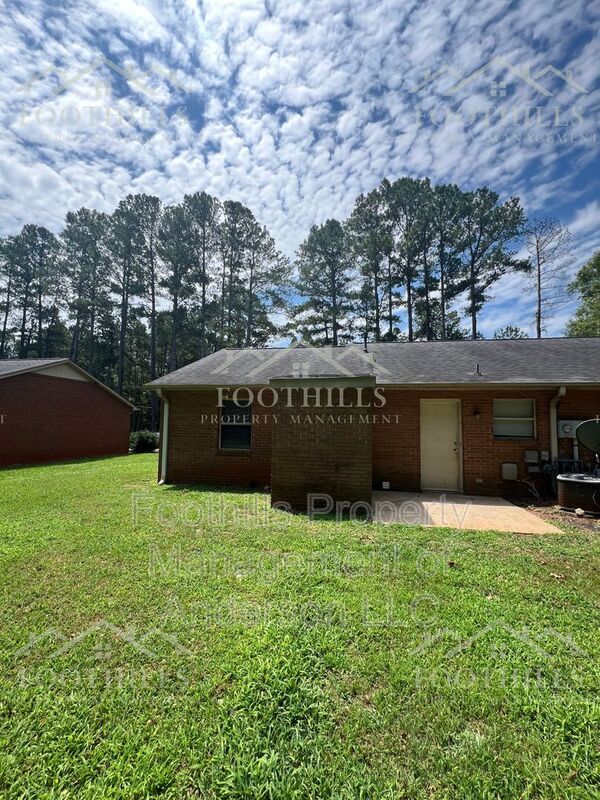 Building Photo - 5542A Old Pearman Dairy Rd.