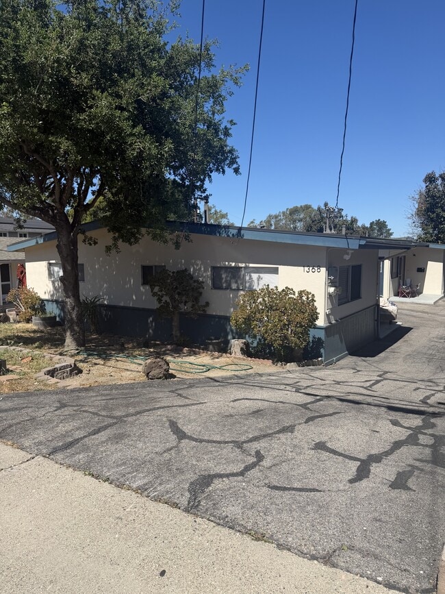 Building Photo - 1368 Breck St