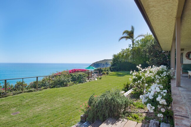 Building Photo - 29008 Cliffside Dr