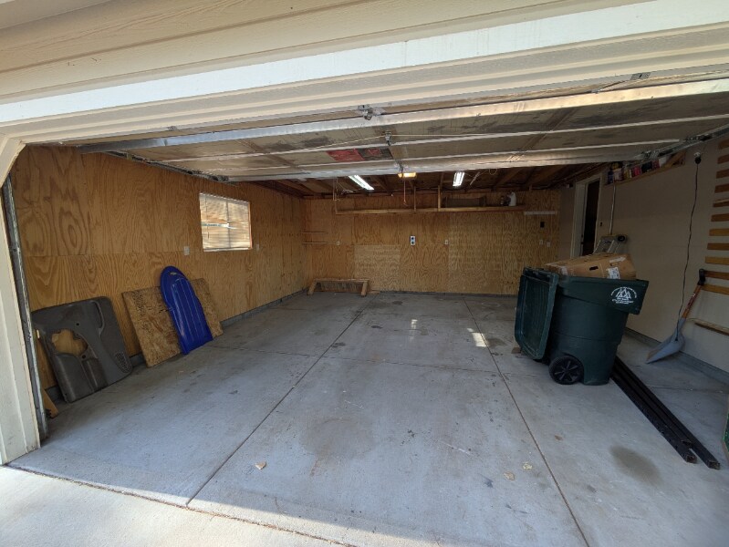 Building Photo - 2376 W Rock Island Ave