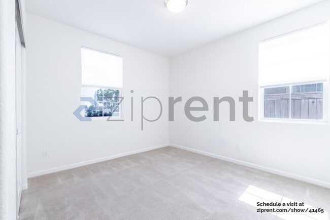 Building Photo - 776 Open Range Ave