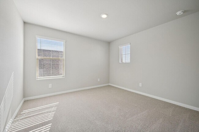 Building Photo - 1412 Bridgestone Dr