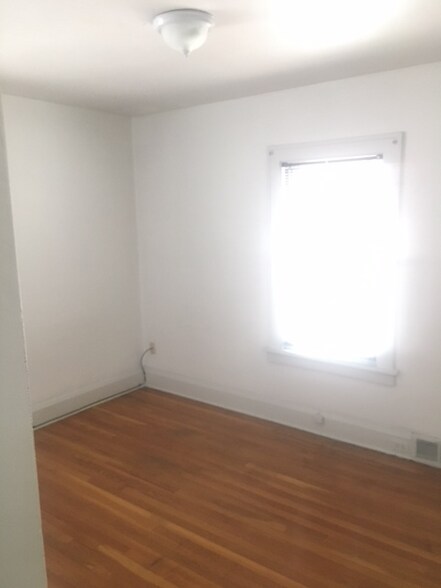 Building Photo - 3132 Meadowbrook Blvd