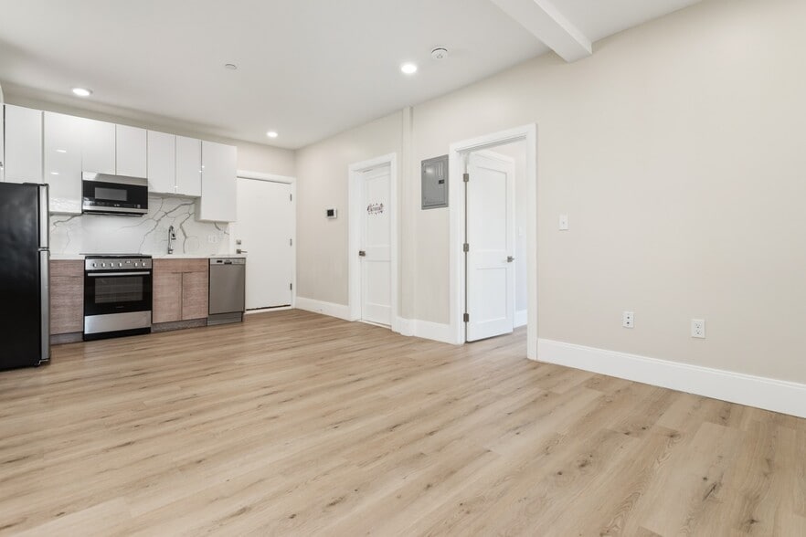 Building Photo - 41 Wolcott St