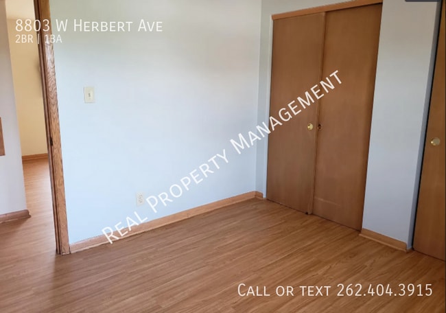 Building Photo - 8803 W Herbert Ave