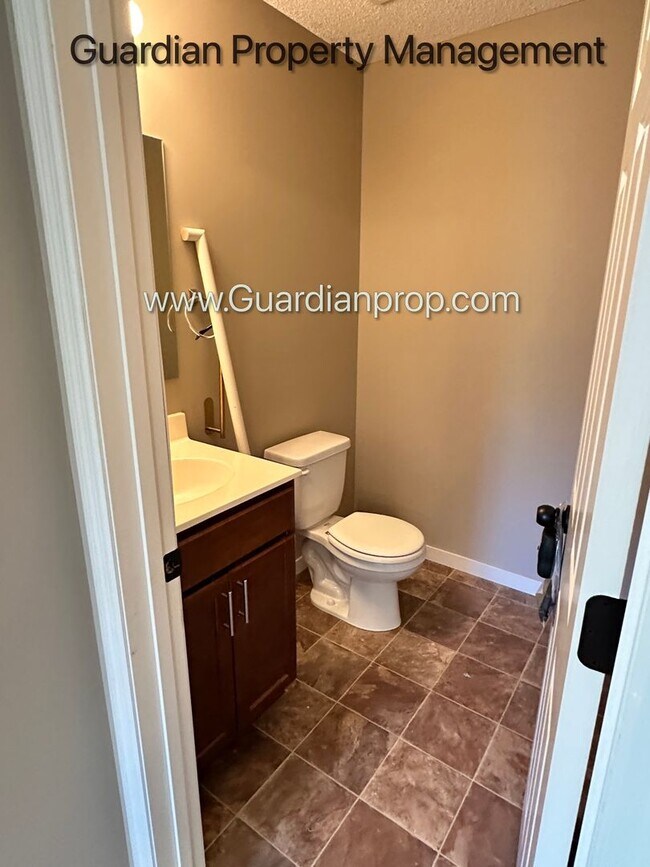 Building Photo - Champlin Corner Unit Town Home, 2 Car Garage, Dishwasher, Washer/Dryer, Balcony