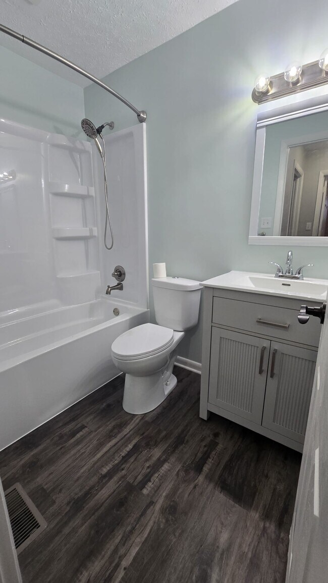 Building Photo - 2009 Frisse Ave