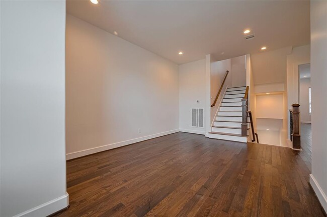 Building Photo - 9404 Glenfield Ct