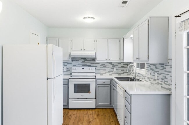 Building Photo - 830 Vine St