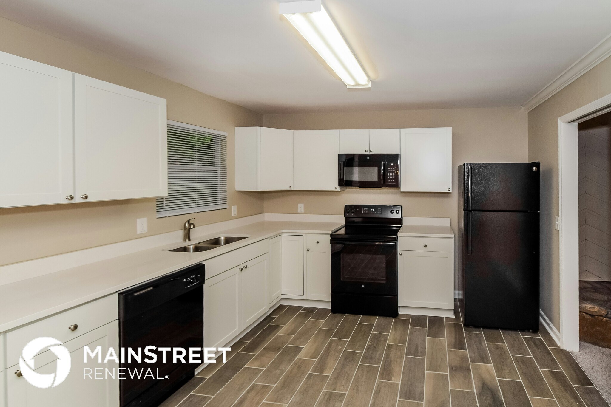 Building Photo - 413 20th Ct NE