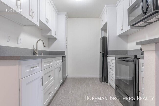 Building Photo - 8123 Langdon Ave