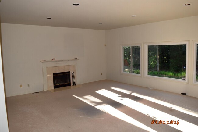 Building Photo - 1431 Provincial Dr