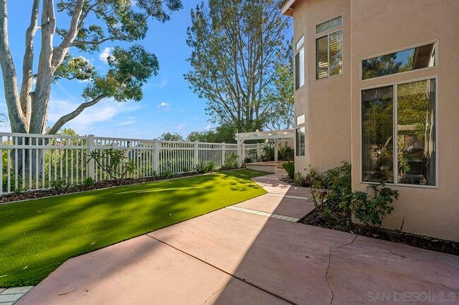 Building Photo - 4485 Sunset Bluffs Way