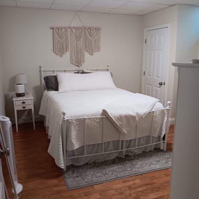 Building Photo - 104 S Main St