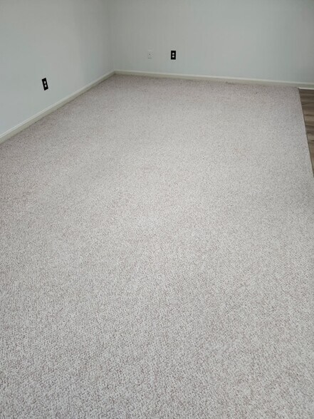 Building Photo - 101 Raintree Dr