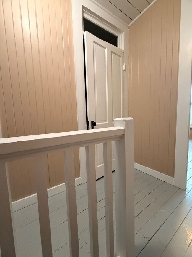 Building Photo - 3356/3372/3376 Franklin Ave.