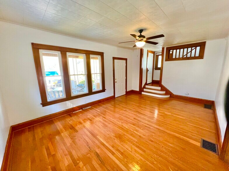 Primary Photo - 214 Homewood Ave